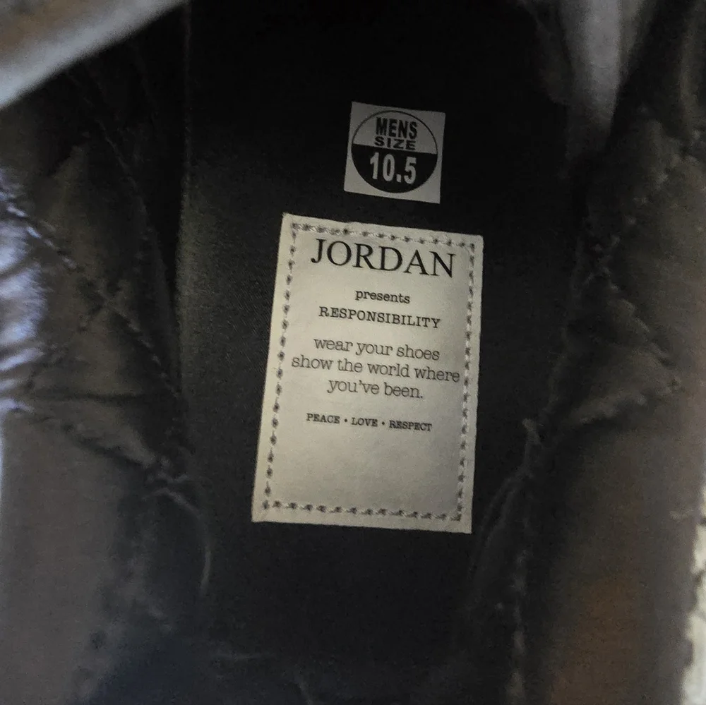 Air Jordan 2 Retro Low Sneakers, Sz 10.5